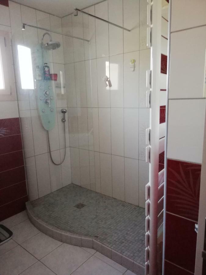 Chambre Privee Calme,Campagne,Etape,Deplacement Pro,Abri Moto Velo,Parking Vaux-sur-Vienne 外观 照片